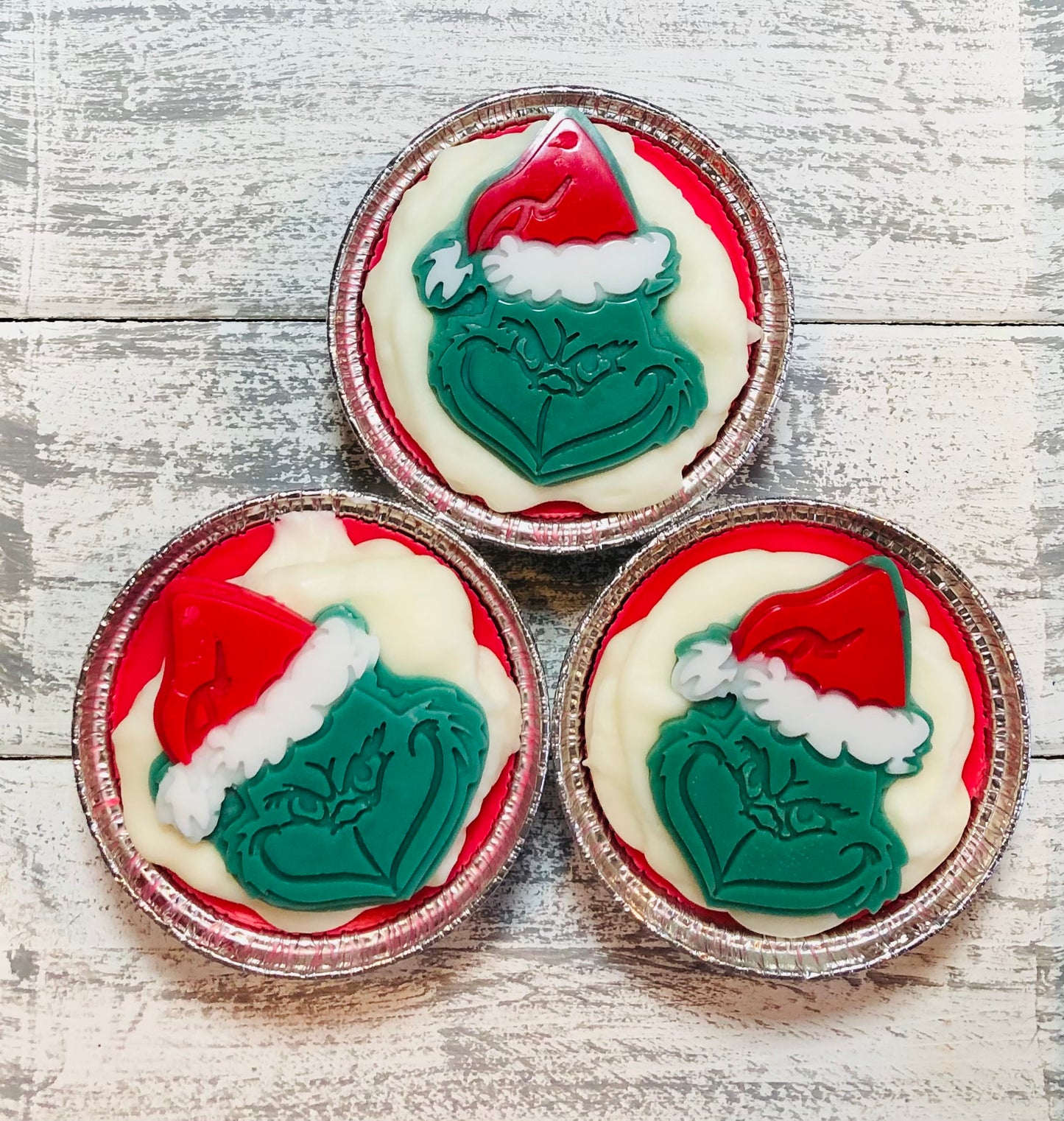 CUPCAKES WITH THE GRINCH